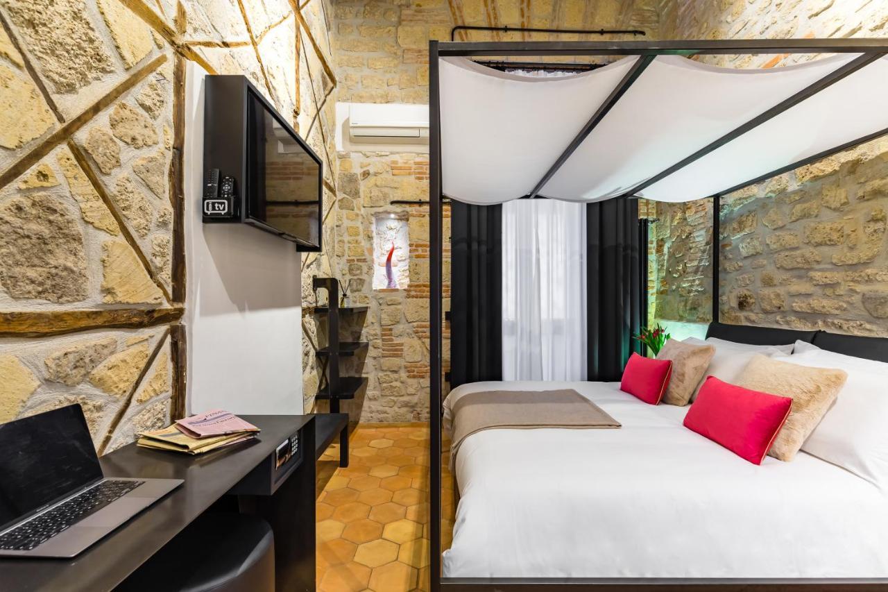 Palazzo Residenza Madre By Dimorra Otel Napoli Dış mekan fotoğraf