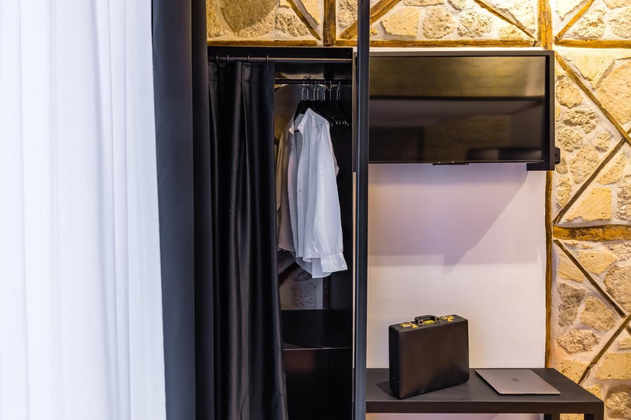 Palazzo Residenza Madre By Dimorra Otel Napoli Dış mekan fotoğraf
